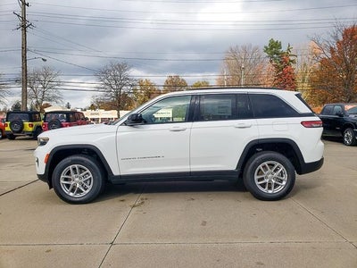 2025 Jeep Grand Cherokee GRAND CHEROKEE LAREDO X 4X4