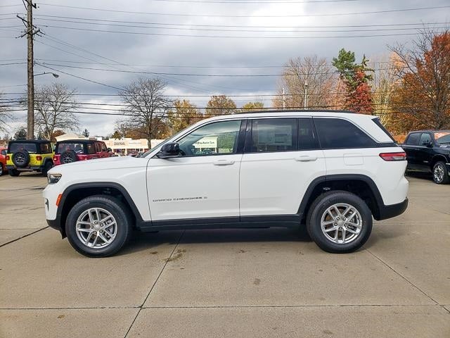 2025 Jeep Grand Cherokee GRAND CHEROKEE LAREDO X 4X4
