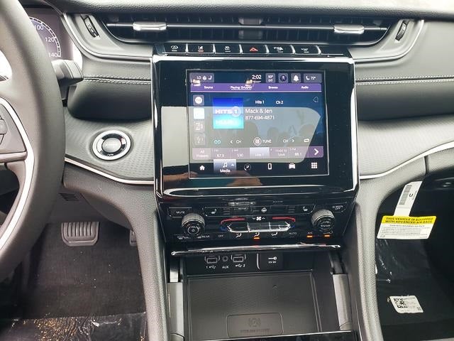 2025 Jeep Grand Cherokee GRAND CHEROKEE LAREDO X 4X4