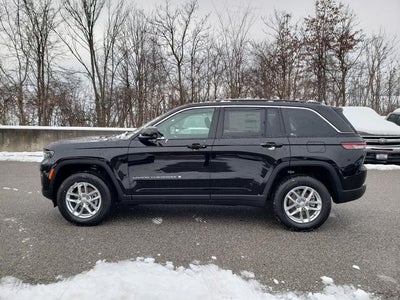2025 Jeep Grand Cherokee GRAND CHEROKEE LAREDO X 4X4