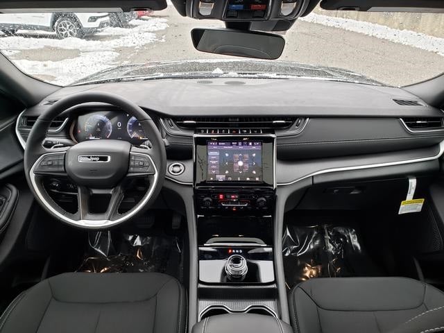 2025 Jeep Grand Cherokee GRAND CHEROKEE LAREDO X 4X4