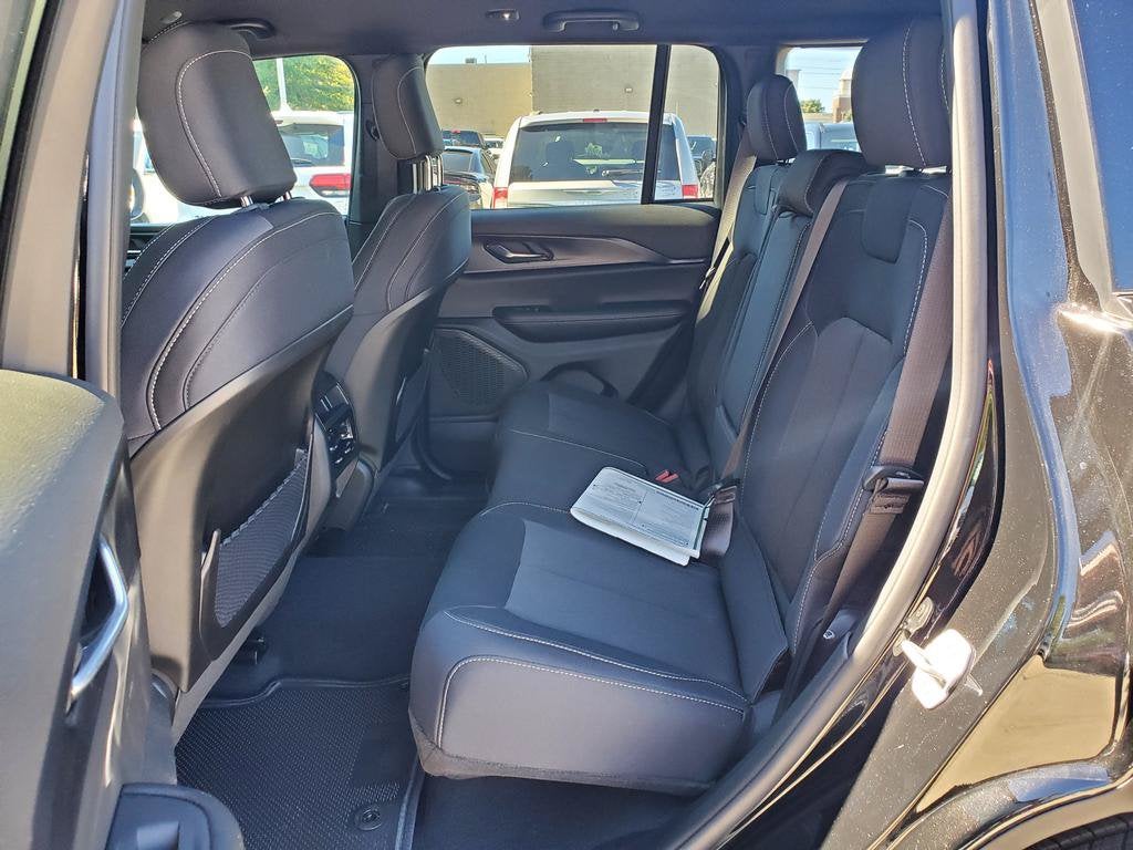 2026 Jeep Grand Cherokee GRAND CHEROKEE LAREDO 4X4