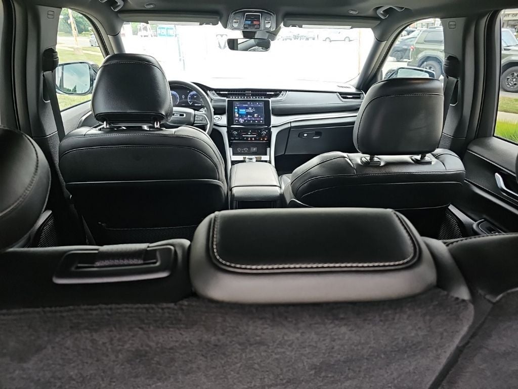 2025 Jeep Grand Cherokee Altitude X 4x4