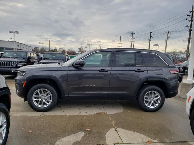 2025 Jeep Grand Cherokee GRAND CHEROKEE LAREDO X 4X4