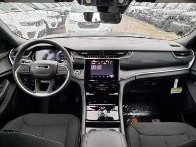 2025 Jeep Grand Cherokee GRAND CHEROKEE LAREDO X 4X4