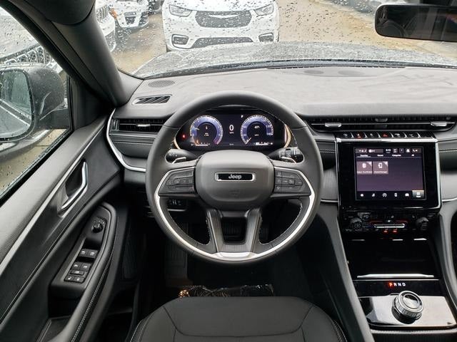 2025 Jeep Grand Cherokee GRAND CHEROKEE LAREDO X 4X4