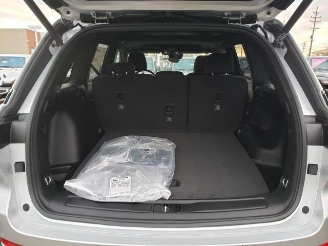 2025 Jeep Grand Cherokee GRAND CHEROKEE LAREDO X 4X4