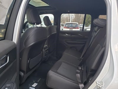 2025 Jeep Grand Cherokee GRAND CHEROKEE LAREDO X 4X4