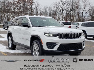 2025 Jeep Grand Cherokee GRAND CHEROKEE LAREDO X 4X4