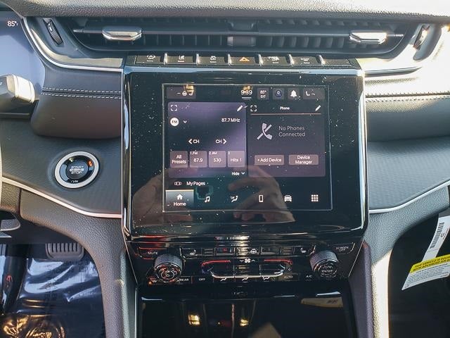 2025 Jeep Grand Cherokee GRAND CHEROKEE LAREDO X 4X4