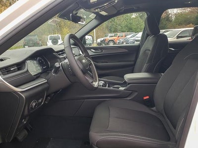 2025 Jeep Grand Cherokee GRAND CHEROKEE LAREDO X 4X4