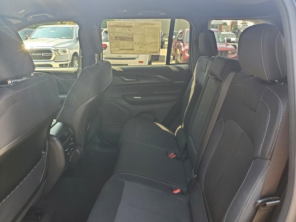 2026 Jeep Grand Cherokee GRAND CHEROKEE LAREDO 4X4