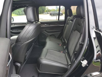 2027 Jeep Grand Cherokee GRAND CHEROKEE LAREDO ALTITUDE 4X4