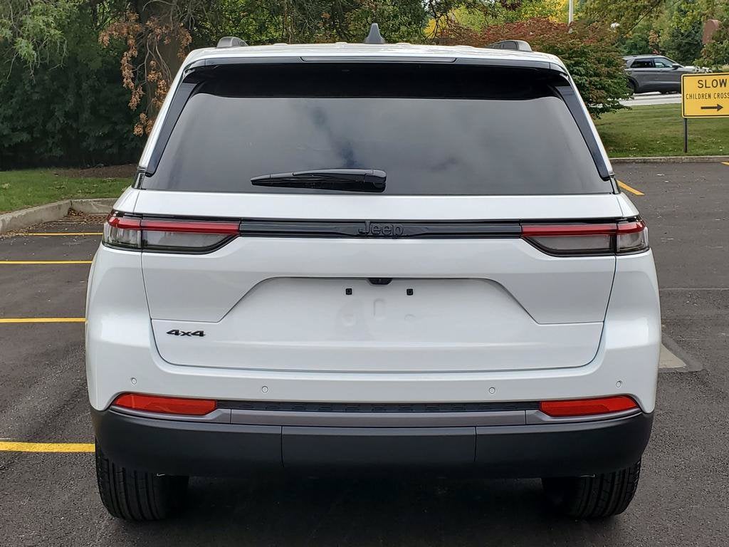 2027 Jeep Grand Cherokee GRAND CHEROKEE LAREDO ALTITUDE 4X4