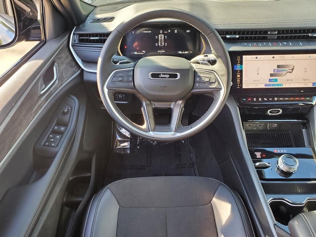 2027 Jeep Grand Cherokee GRAND CHEROKEE LAREDO ALTITUDE 4X4