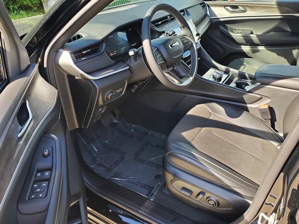 2027 Jeep Grand Cherokee GRAND CHEROKEE LAREDO ALTITUDE 4X4