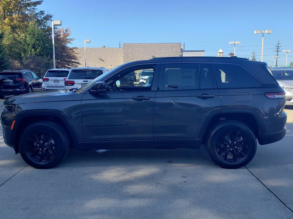 2026 Jeep Grand Cherokee GRAND CHEROKEE LAREDO ALTITUDE 4X4