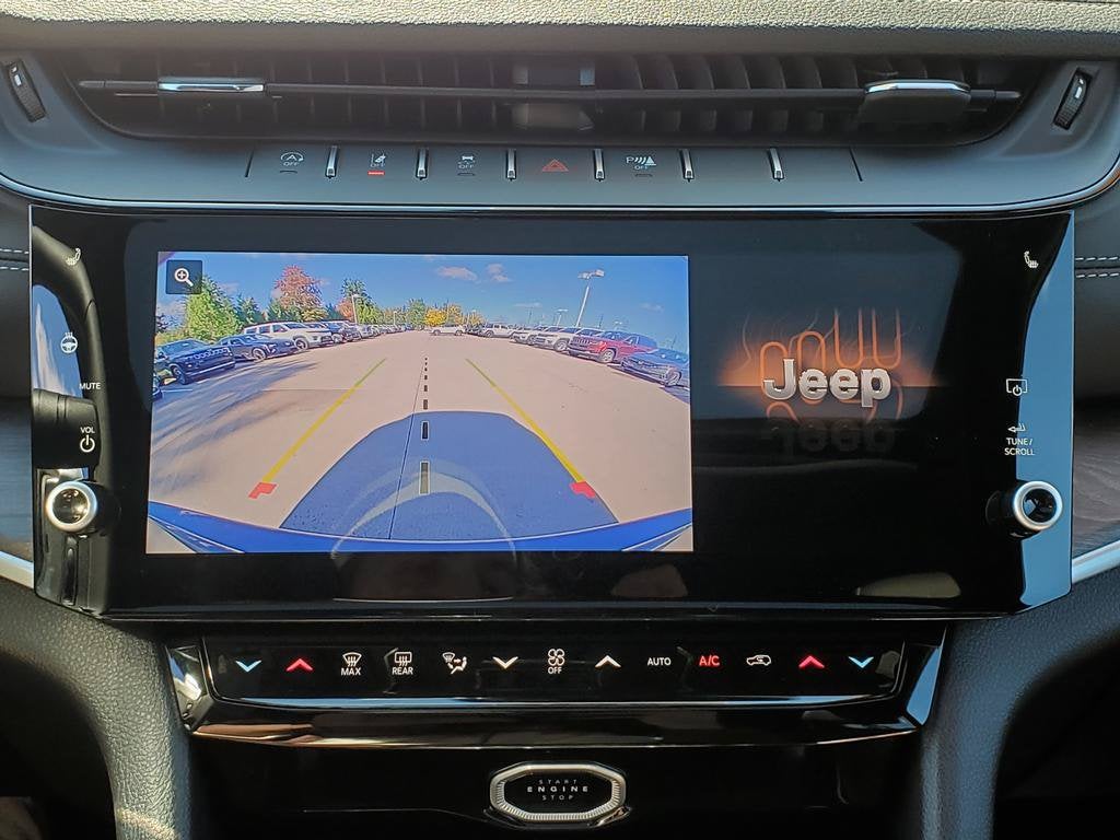 2027 Jeep Grand Cherokee GRAND CHEROKEE LAREDO ALTITUDE 4X4