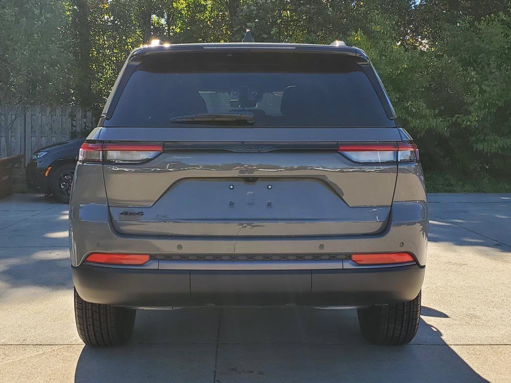 2027 Jeep Grand Cherokee GRAND CHEROKEE LAREDO ALTITUDE 4X4