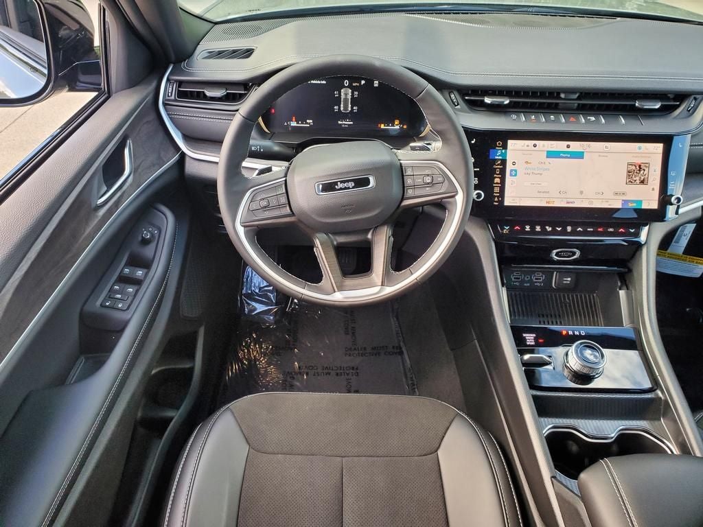 2027 Jeep Grand Cherokee GRAND CHEROKEE LAREDO ALTITUDE 4X4