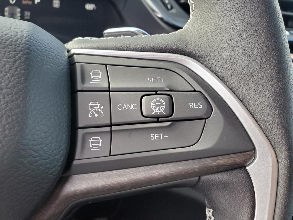 2027 Jeep Grand Cherokee GRAND CHEROKEE LAREDO ALTITUDE 4X4