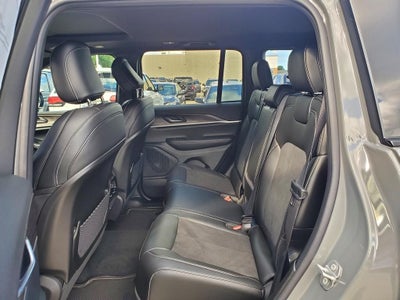 2027 Jeep Grand Cherokee GRAND CHEROKEE LAREDO ALTITUDE 4X4
