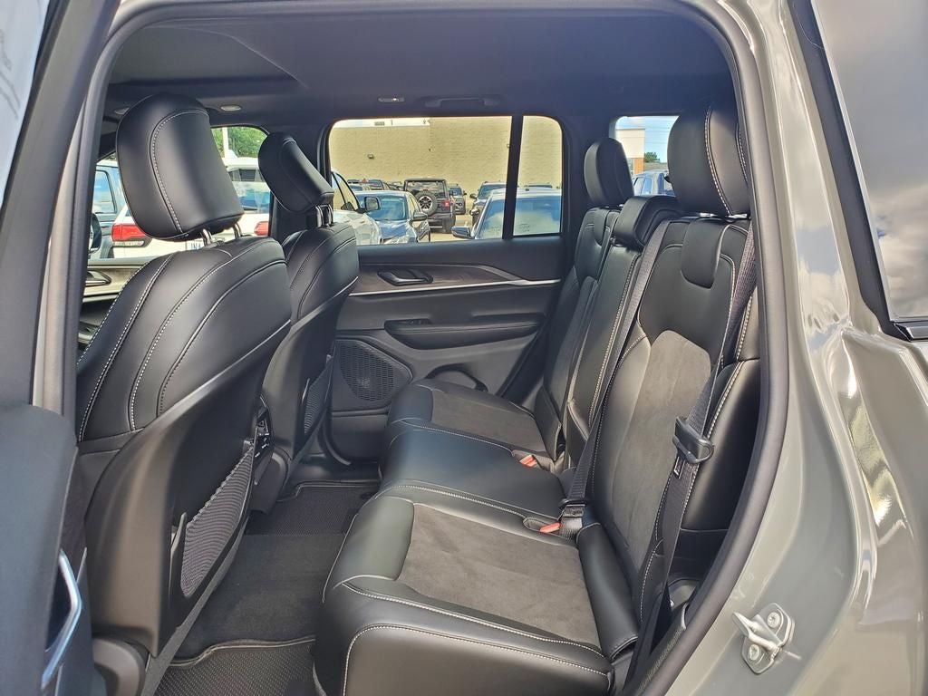 2027 Jeep Grand Cherokee GRAND CHEROKEE LAREDO ALTITUDE 4X4