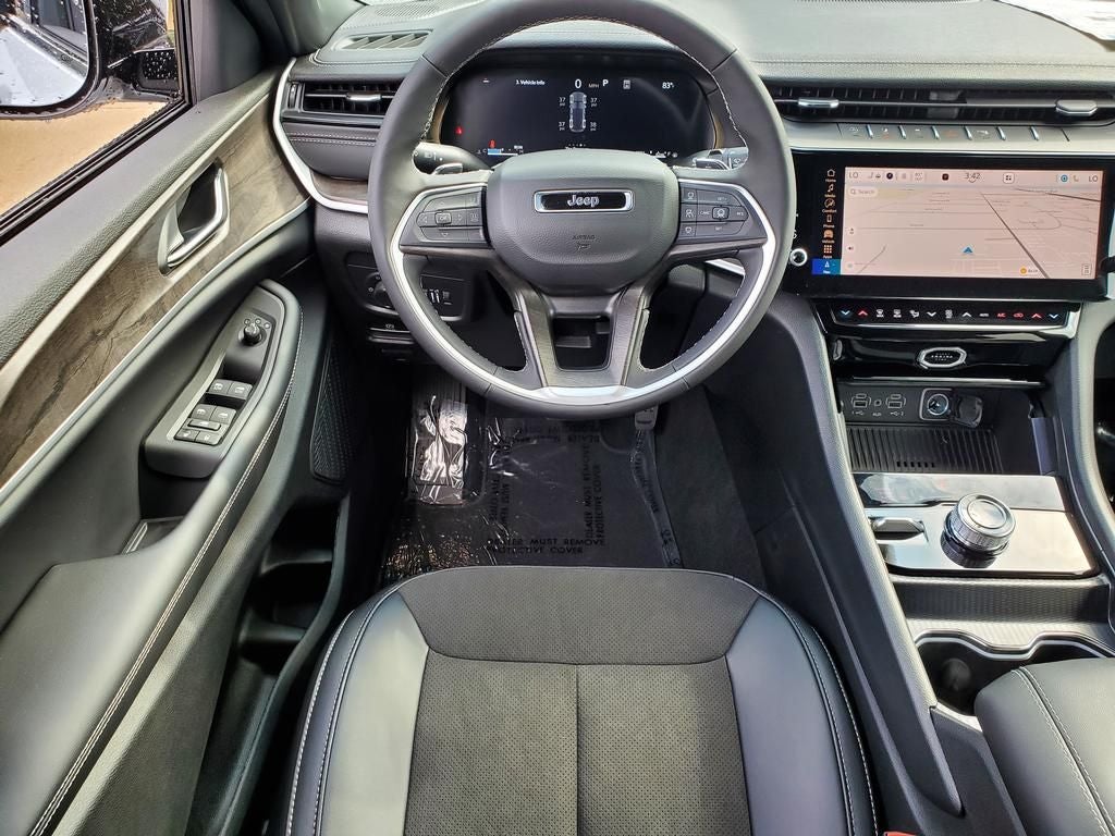 2027 Jeep Grand Cherokee GRAND CHEROKEE LAREDO ALTITUDE 4X4