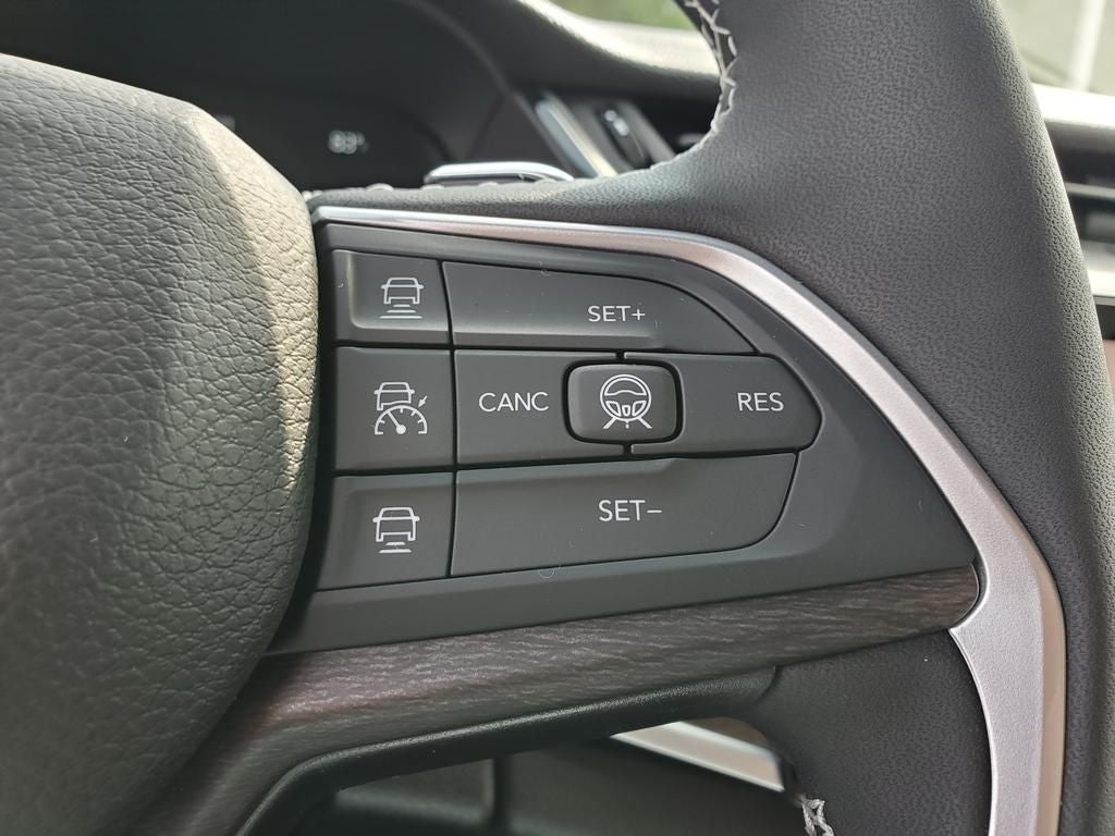 2027 Jeep Grand Cherokee GRAND CHEROKEE LAREDO ALTITUDE 4X4