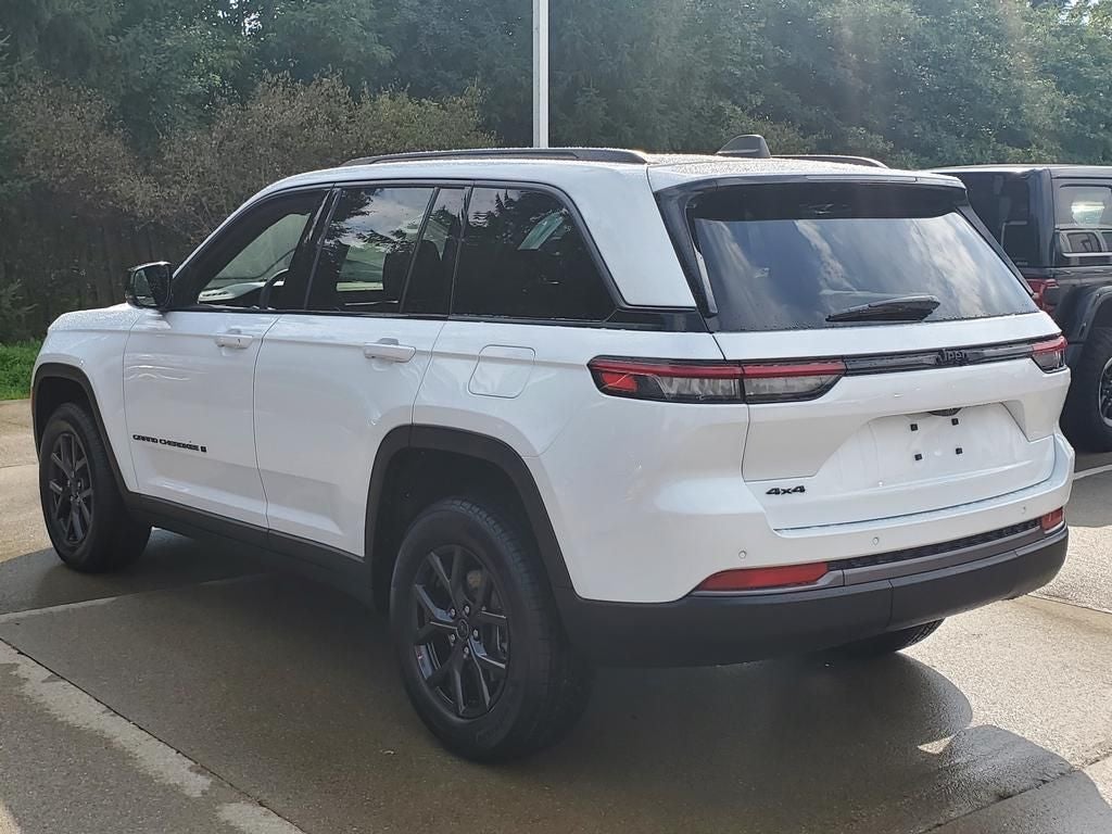 2027 Jeep Grand Cherokee GRAND CHEROKEE LAREDO ALTITUDE 4X4