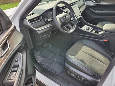2027 Jeep Grand Cherokee GRAND CHEROKEE LAREDO ALTITUDE 4X4