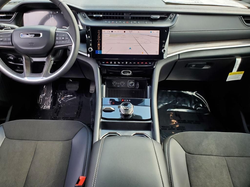 2027 Jeep Grand Cherokee GRAND CHEROKEE LAREDO ALTITUDE 4X4