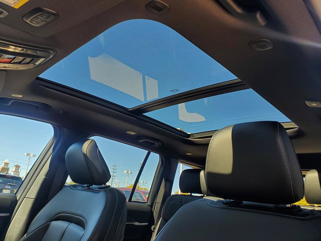 2027 Jeep Grand Cherokee GRAND CHEROKEE LIMITED 4X4