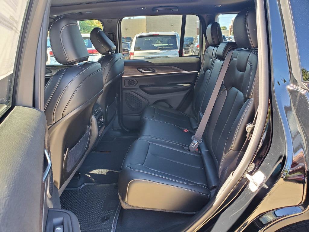 2027 Jeep Grand Cherokee GRAND CHEROKEE LIMITED 4X4