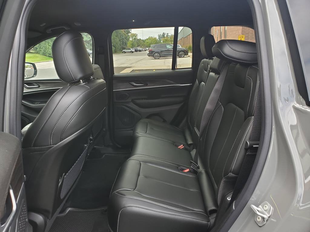 2027 Jeep Grand Cherokee GRAND CHEROKEE LIMITED 4X4