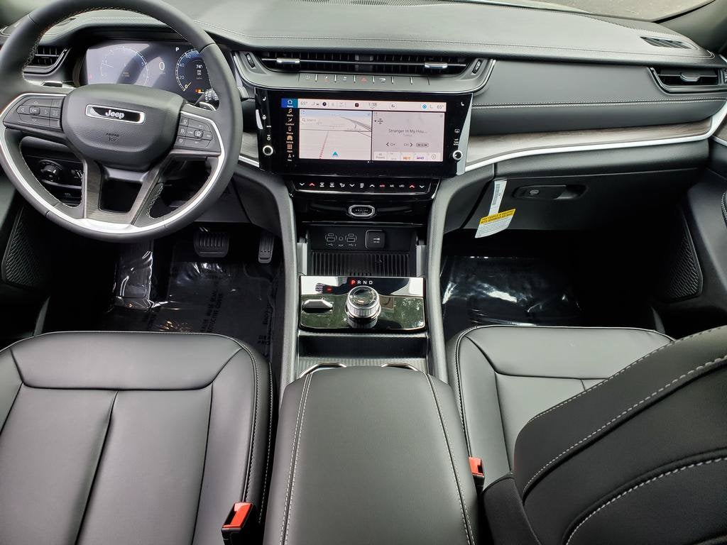 2027 Jeep Grand Cherokee GRAND CHEROKEE LIMITED 4X4