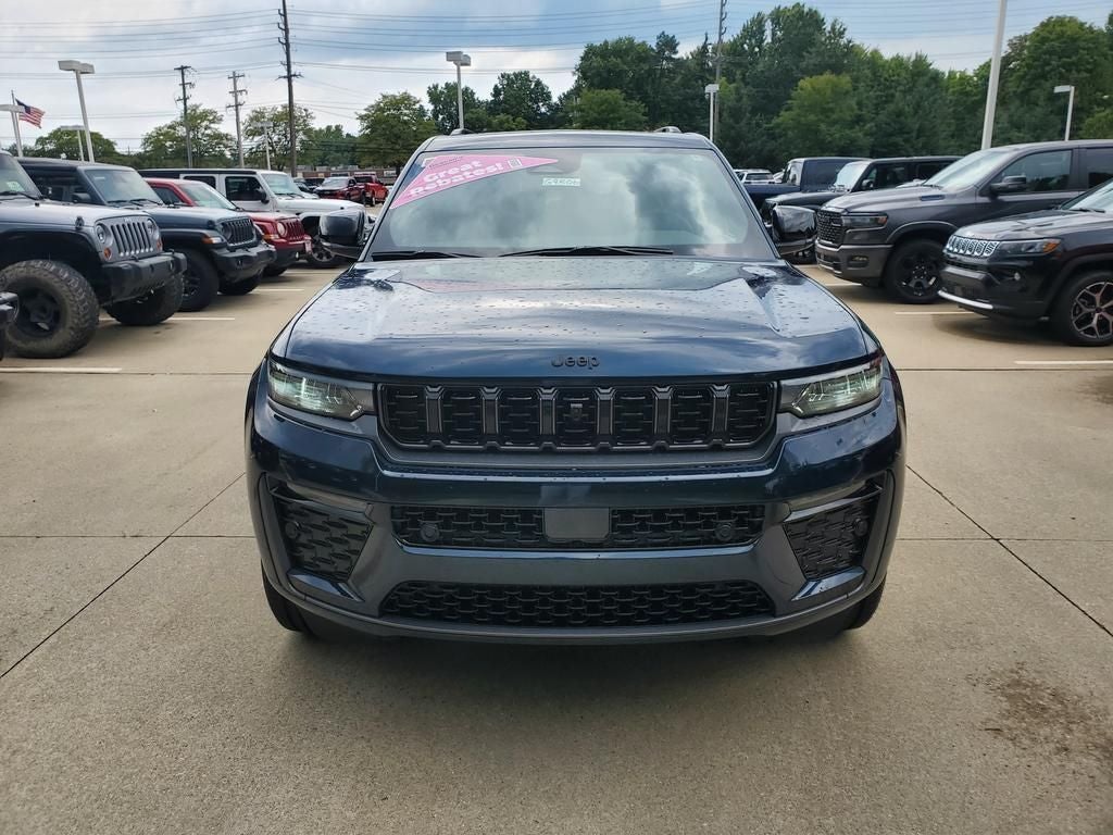 2027 Jeep Grand Cherokee GRAND CHEROKEE LIMITED RESERVE 4X4