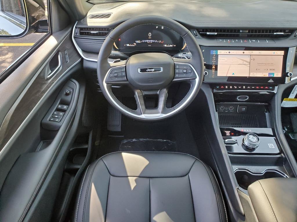 2027 Jeep Grand Cherokee GRAND CHEROKEE LIMITED 4X4