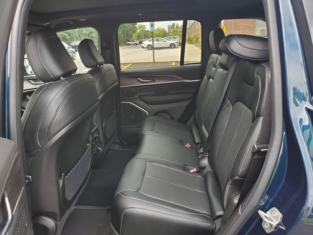 2027 Jeep Grand Cherokee GRAND CHEROKEE LIMITED RESERVE 4X4