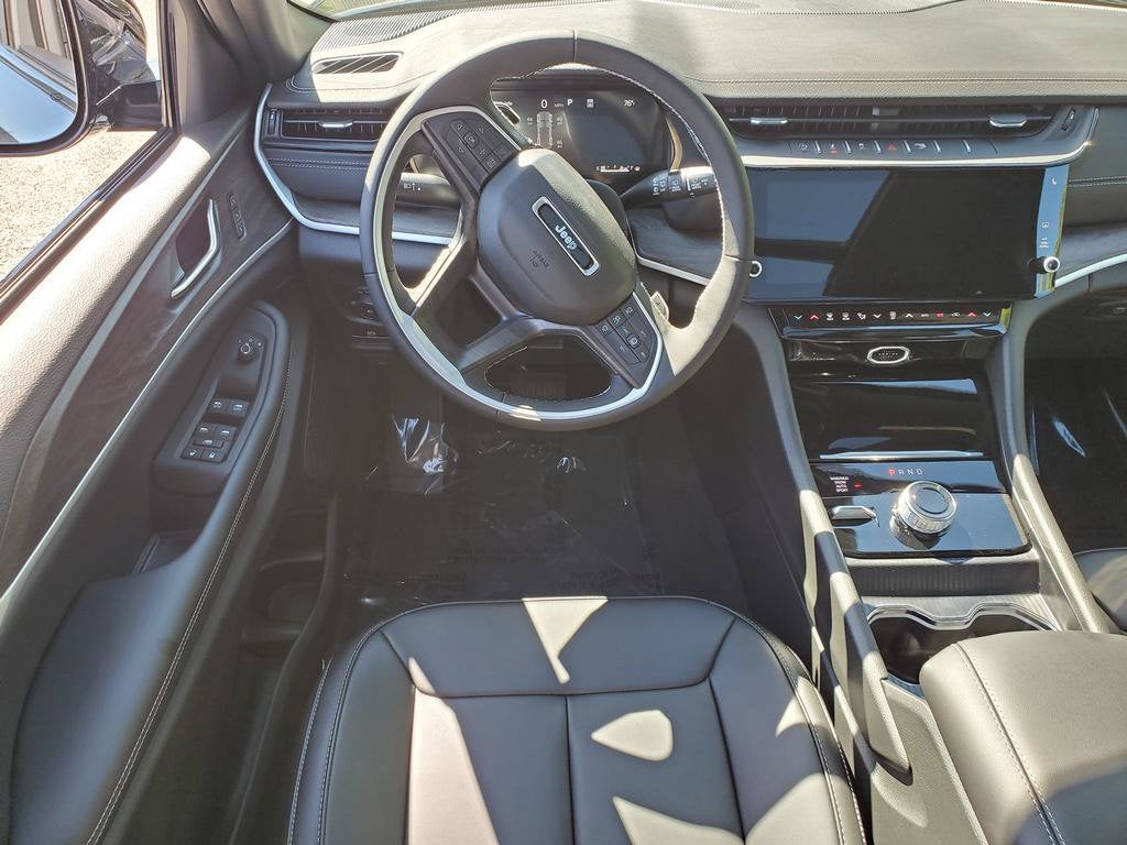 2027 Jeep Grand Cherokee GRAND CHEROKEE LIMITED 4X4