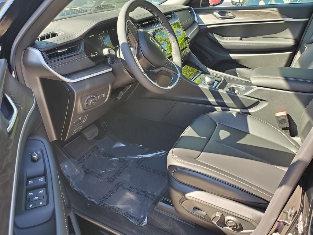 2027 Jeep Grand Cherokee GRAND CHEROKEE LIMITED 4X4