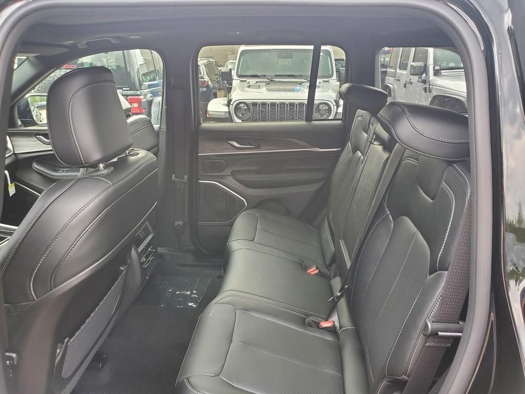 2027 Jeep Grand Cherokee GRAND CHEROKEE LIMITED RESERVE 4X4