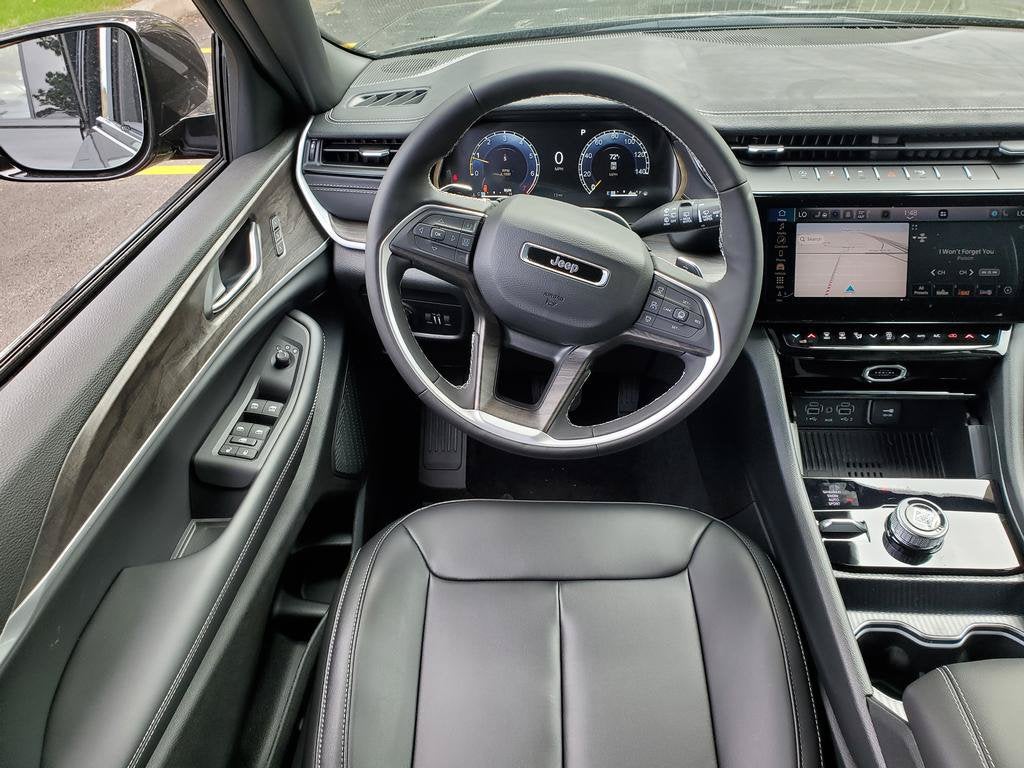 2027 Jeep Grand Cherokee GRAND CHEROKEE LIMITED 4X4