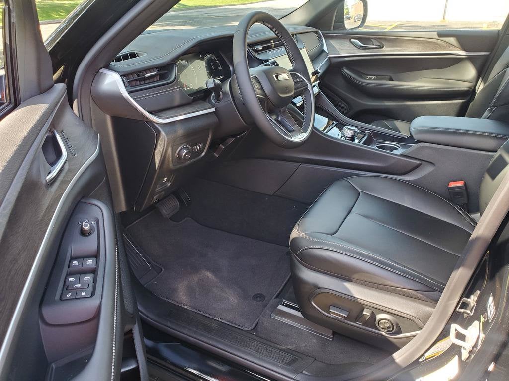 2027 Jeep Grand Cherokee GRAND CHEROKEE LIMITED 4X4