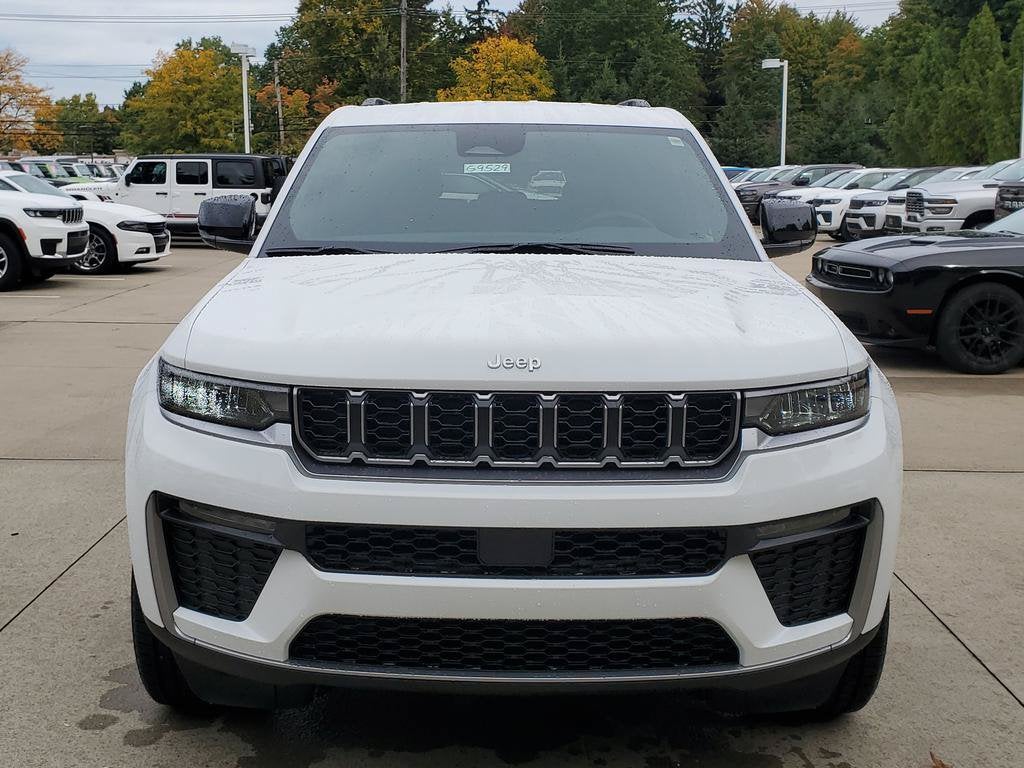 2027 Jeep Grand Cherokee GRAND CHEROKEE LIMITED 4X4