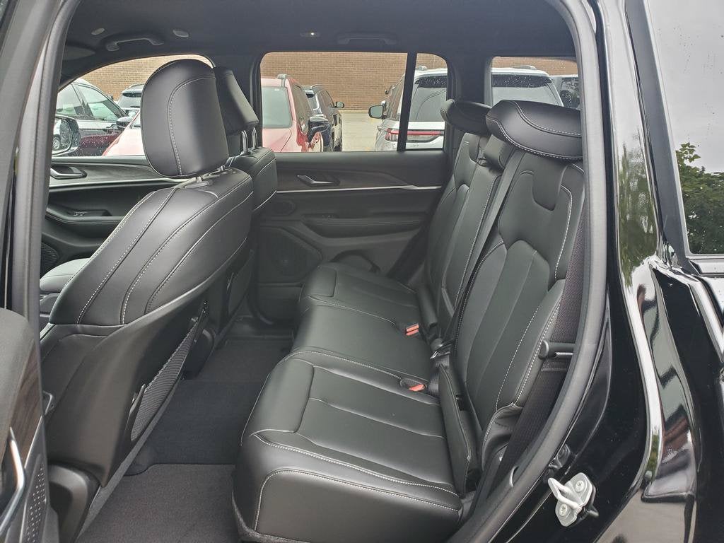 2027 Jeep Grand Cherokee GRAND CHEROKEE LIMITED 4X4