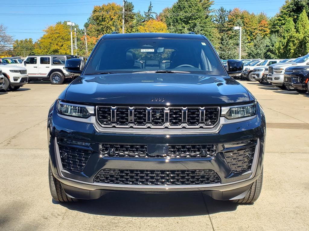 2027 Jeep Grand Cherokee GRAND CHEROKEE LIMITED RESERVE 4X4