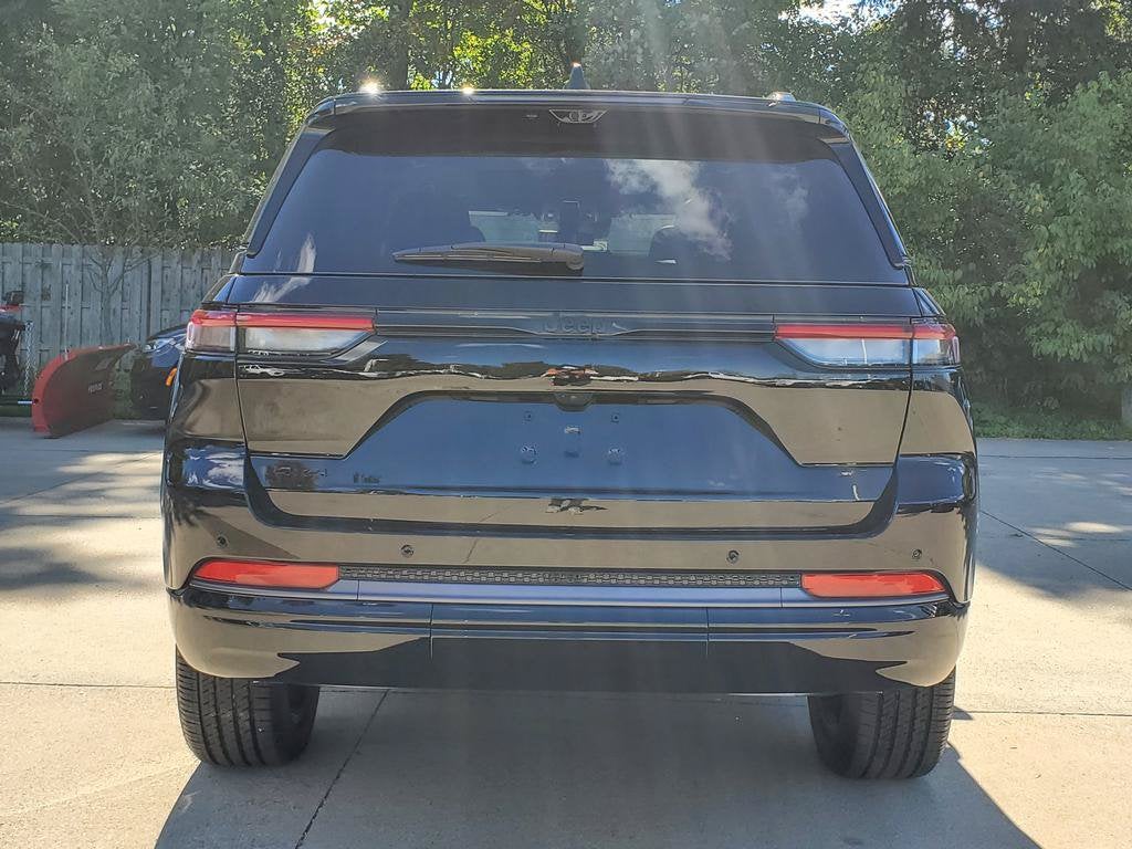 2027 Jeep Grand Cherokee GRAND CHEROKEE LIMITED RESERVE 4X4