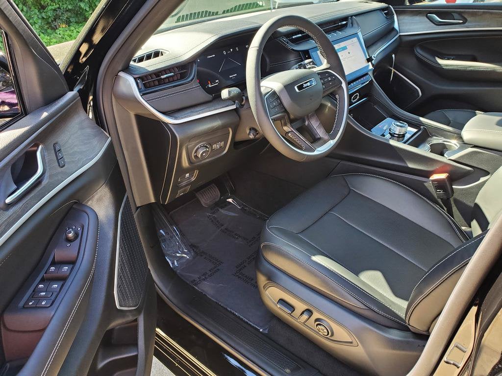 2027 Jeep Grand Cherokee GRAND CHEROKEE LIMITED RESERVE 4X4