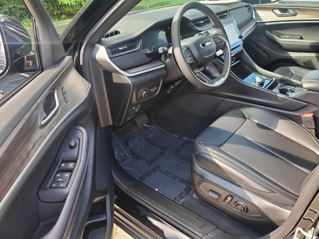 2027 Jeep Grand Cherokee GRAND CHEROKEE LIMITED 4X4